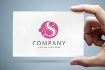 Stylized Letter S Logo Template Screenshot 1