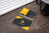 Simple and Creative Business Card Template Screenshot 4
