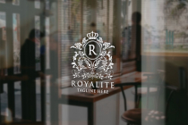 Royalite Letter R Logo Screenshot 2