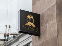 Royalty Crest Letter R Logo Screenshot 2