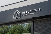 Real Estate Lines Logo Screenshot 1