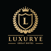 Classic Gold Monogram Letter L Wreath