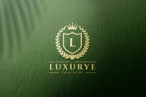 Classic Gold Monogram Letter L Wreath Screenshot 2